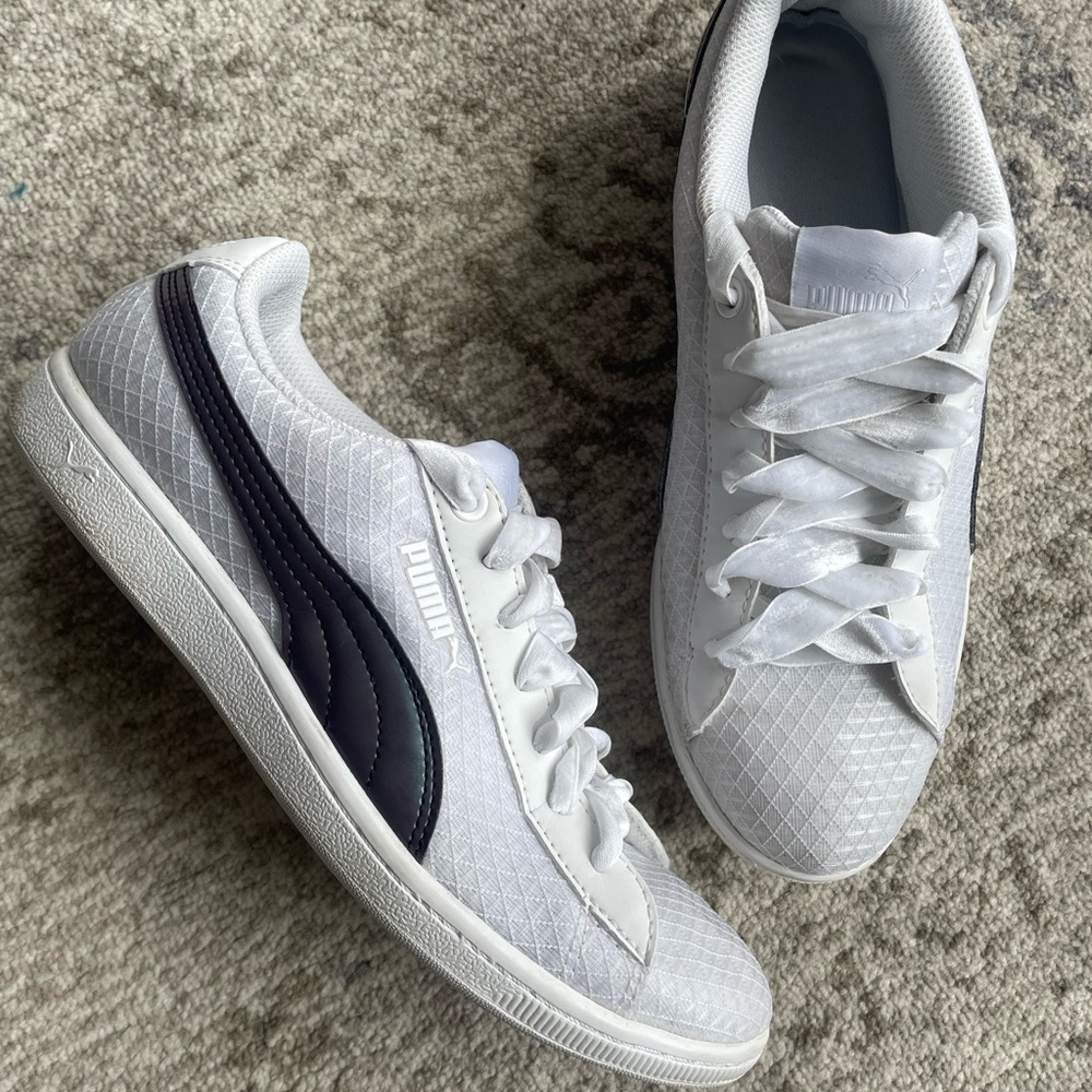 Puma Vikky Swam White and iridescent purple Formstripe